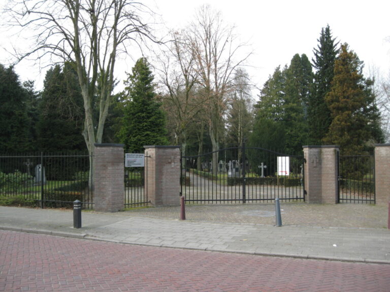 Oude Kerkhof "Op den Rösheuvel"